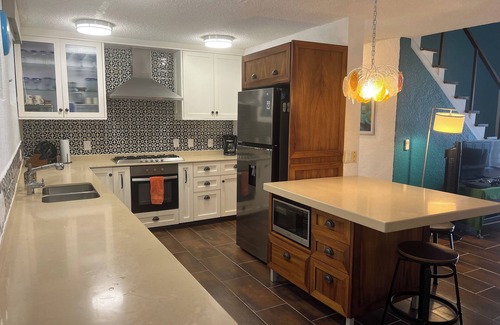 Manzanillo Condo | Chihuahua 144, Charming 2-bedroom, ocean front, AC, king bedroom, loft bedroom