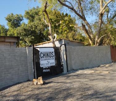 Rustenburg Apartment | Chikos guest house