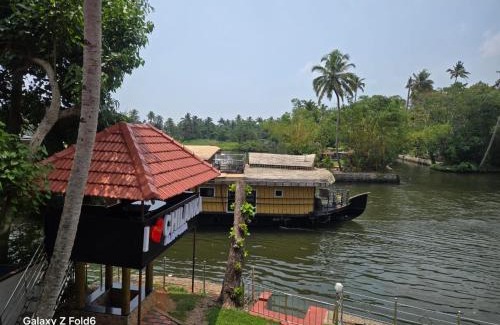 Alappuzha House | Chilanka Lake View Resort