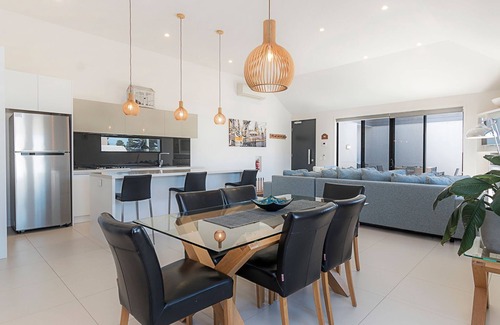 Port Fairy Apartment | Chimneys On Bank- located within Port Fairy's shopping and eatery hub