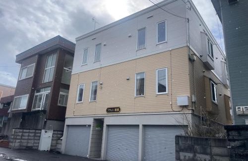 Higashi Apartment | Choyo 105