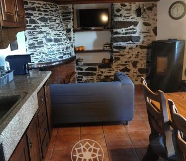 Lousa House | CHR Talasnal Casa da Pedra