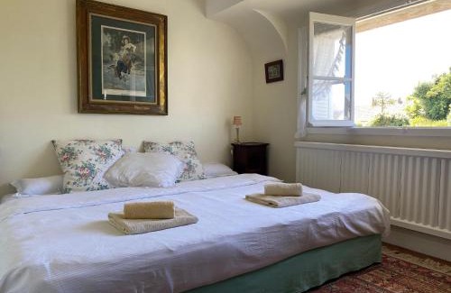 Saint-Germain-des-Vaux Bed & Breakfast | Christina's Cottage