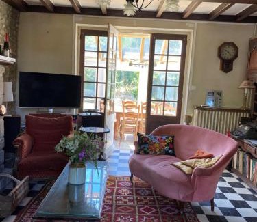 Saint-Germain-des-Vaux Bed & Breakfast | Christina's Cottage