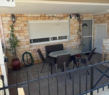 Nea Peramos Apartment | Christinas Deluxe Apartment