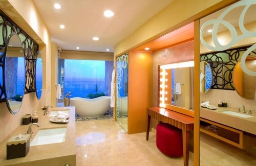 Conchas Chinas Resort | Christmas week at Garza Blanca luxury resort: 2-bdrm Beachfront suite in PV.