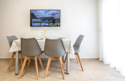 Nea Peramos Apartment | CHRISTOS