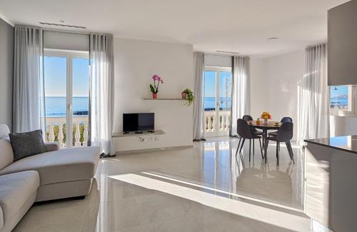 Santo Stefano al Mare Apartment | Cicolombo