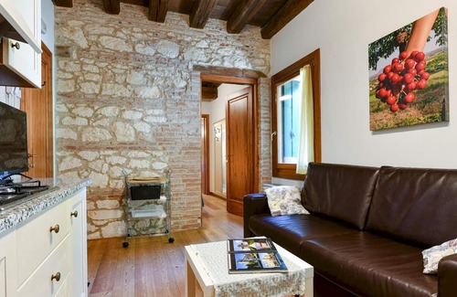 Longare Apartment | Ciliegi apartment with one bedroom and one bathroom on the first floor (apartment 4)