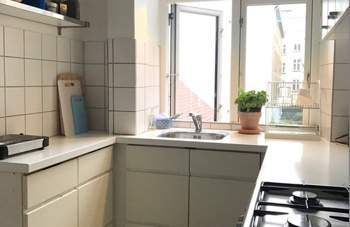 Frederiksberg C Apartment | City Apartment in Copenhagen with 2 bedrooms sleeps 3