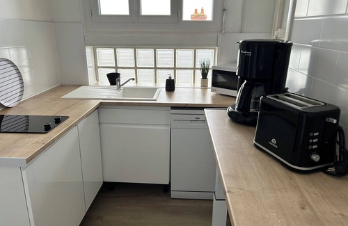 Nevers Apartment | City center and park view