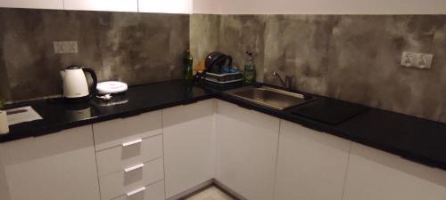 Grudziadz Apartment | City Center Apartment 45m, 1 Bedroom and 1 Living Room with Kitchen plus Bathroom, a perfect Family Friendly Place or for Home Office and a longer Stay, a proper office desk with business chair provided, 100m from Market Square and Vistula River