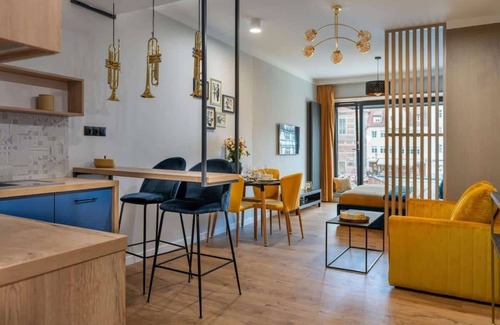 Gdansk City Center Apartment | City Center Apartment with Motława River View