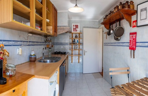 Encarnacao Apartment | City Center Artsy Studio with A/C