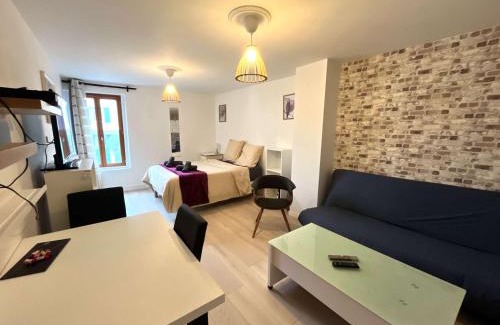 Saint-Germain-en-Laye Apartment | City Center - Duplex Studio - Close to RER