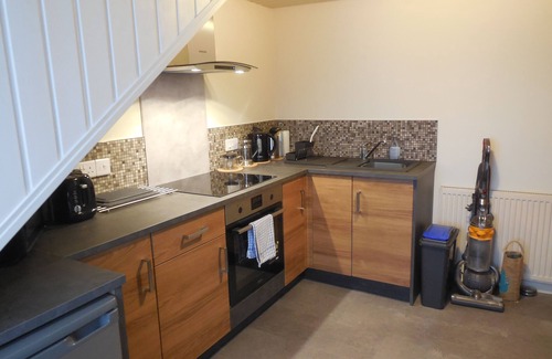 Central Aberdeen Apartment | City centre, 2nd floor apartment, close to everything