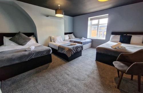 Northern Quarter House | City Centre Hidden Gem Sleeps 22 By City SuperHost