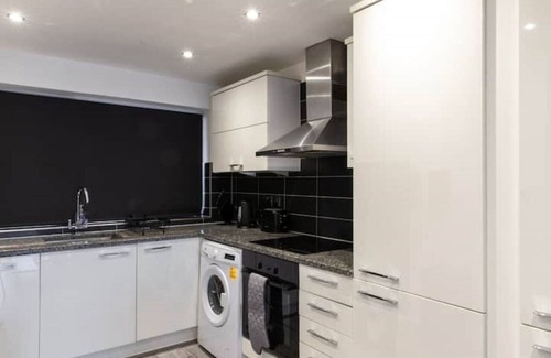 Edgbaston Apartment | City Centre Spacious Apartment Sleeps 6