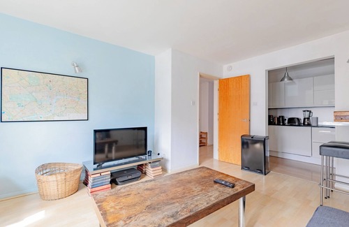 Spitalfields Apartment | City-Connected 3BD Flat, Heart of East London