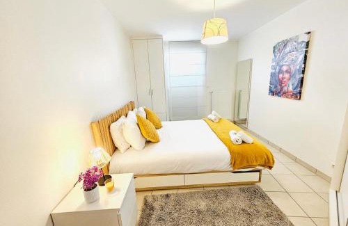 Limpertsberg Apartment | City Escape - Cozy 1BR Flat with terrace&parking