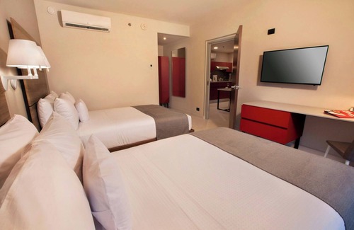 Los Cabos Hotel | City Express Plus by Marriott Cabo San Lucas