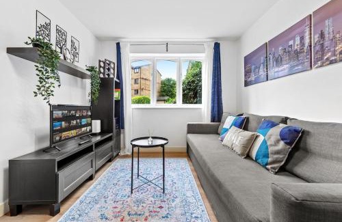 New Cross Apartment | City Flat with a master size bed