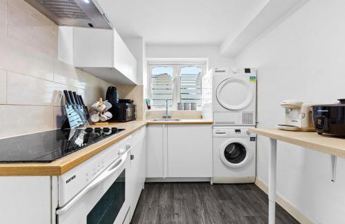 New Cross Apartment | City Flat with a master size bed