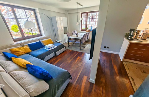 Kolobrzeg Apartment | City Hall Bliss Suite - Premium Apartment with Balcony and View of the Town Hall
