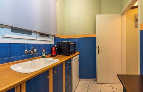 Ampelokipoi Apartment | City Haven: 1 BR apartment, Central Athens