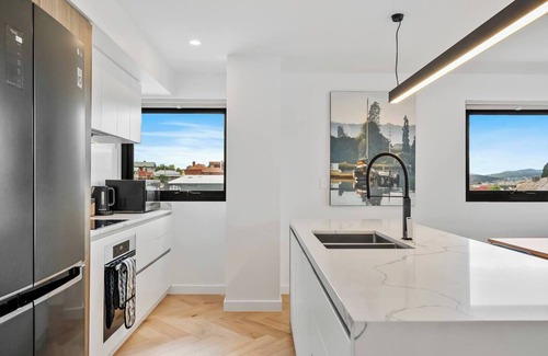 Hobart Central Business District Apartment | City Luxe Oasis Huge Terrace with Panoramic Views