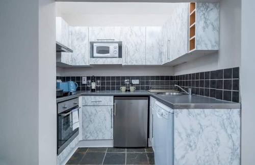 Whitechapel Apartment | City of London Lovely Two Bedroom Apartment