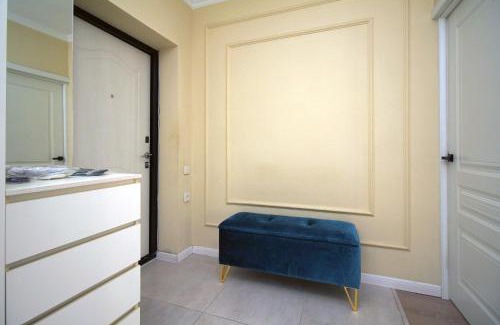 Almaty Apartment | City Plus 5 этаж витражные окно