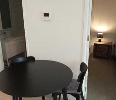 South Melbourne Apartment | City views South Melbourne