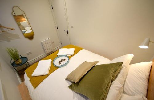 Northern Quarter Apartment | CITYeSCAPE - 2BR Apt 3 En-suite Sofa Bed NQ