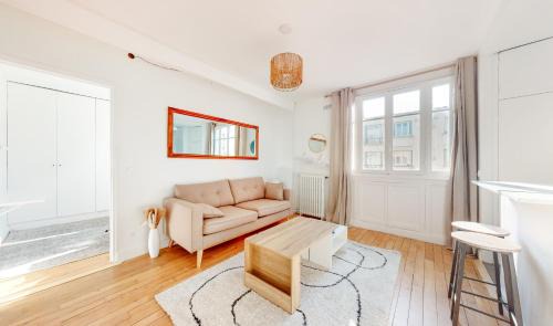 Republique–Point-du-Jour Apartment | CityStay-Confort- 5 min Metro -