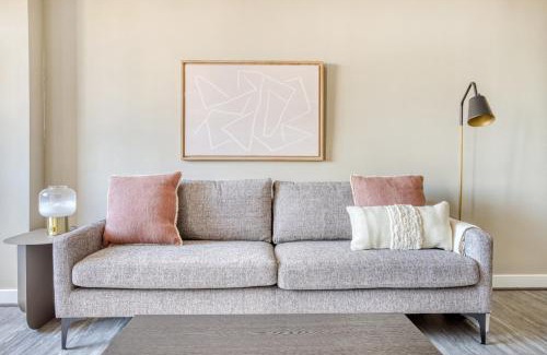 Court House Apartment | Clarendon 1BR w Gym WD Doorman nr Metro WDC-349