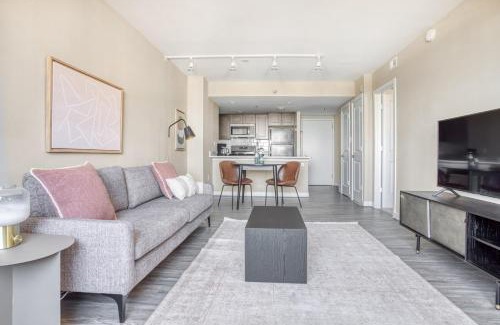 Court House Apartment | Clarendon 1BR w Gym WD Doorman nr Metro WDC-349