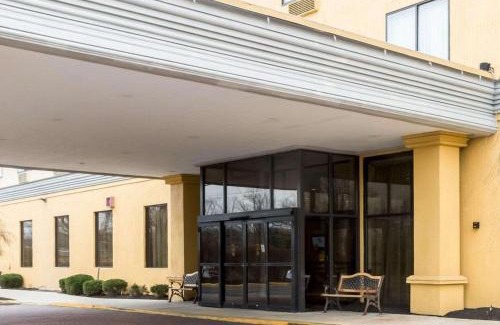 Somerset Hotel | Clarion Hotel Somerset - New Brunswick