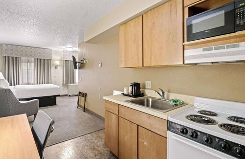 Fairbanks Hotel | Clarion Hotel & Suites Fairbanks near Ft. Wainwright