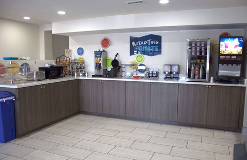 Statesville Hotel | Clarion Pointe Statesville