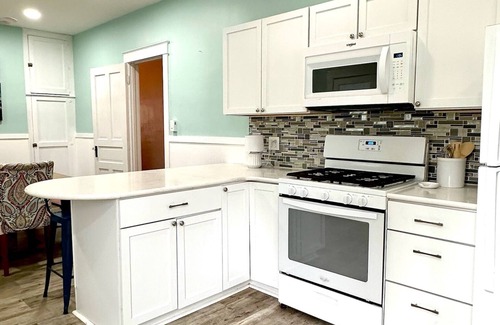 South Haven House | Classic 5 Bedroom Beach House DIRECTLY ON Lake Michigan with private beach!