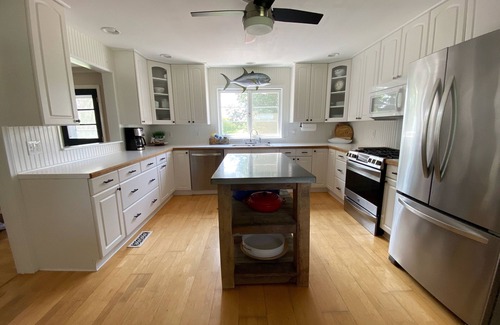 Williamsburg House | Classic Farmhouse with modern amenities near Elk Rapids and Traverse City