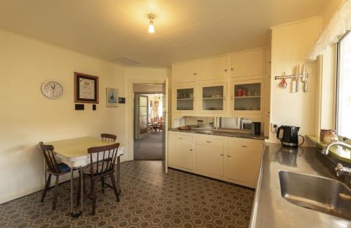 South Bay House | Classic Kiwi Bach Southbay