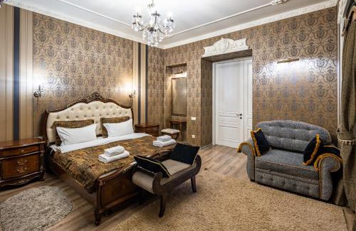 Lviv City Center Apartment | Classic Royal central apartment. Balcony and A/C
