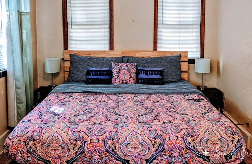 Aksarben - Elmwood Park House | Classy Stay in Upscale Aksarben Village with King and 2 Queen Beds, Fenced Yard