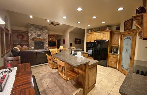 Felt House | Clean country living with modern amenities