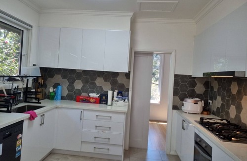 Greensborough House | Clean or cozy. Airy Greensboro Share Room