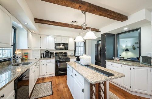 Reisterstown House | Clean & Spacious Modern Farmhouse