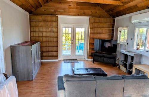 Alert Bay House | Cliff Haven on the Bay