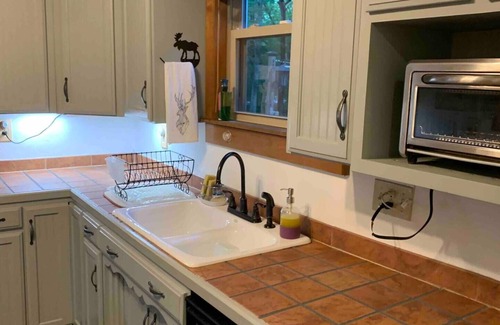 Clifftops Cabin | Clifftops cabin with access to lake, bluff views, Sewanee